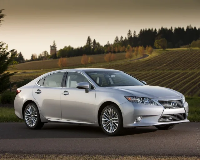 Lexus ES 2012 sedan — 22