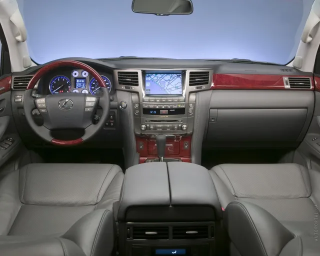 Lexus LX 570 AT Luxury — 11