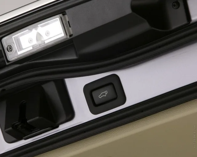 Lexus LX 570 AT Luxury — 8