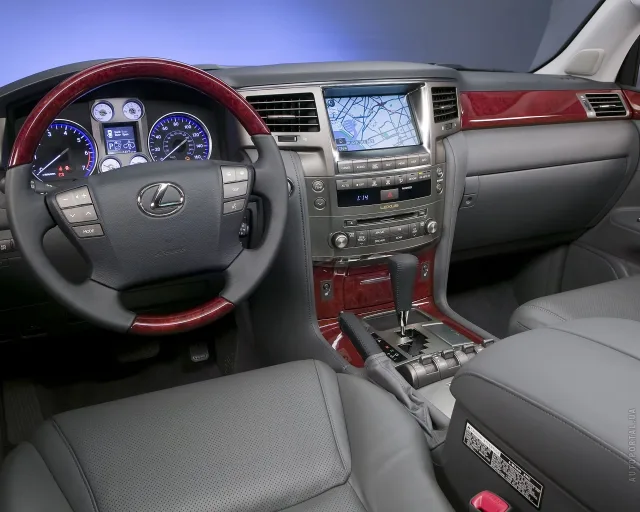Lexus LX 570 AT Luxury — 24