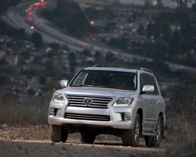 Lexus LX 2012 SUV — 15