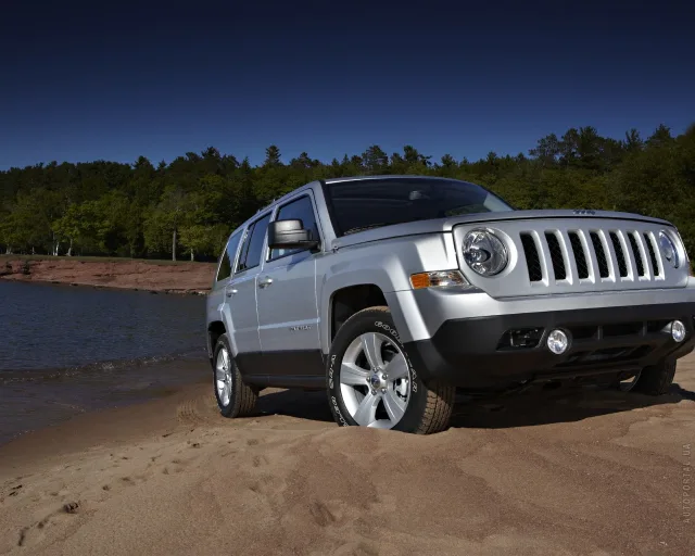 Jeep Patriot 2011 crossover — 22
