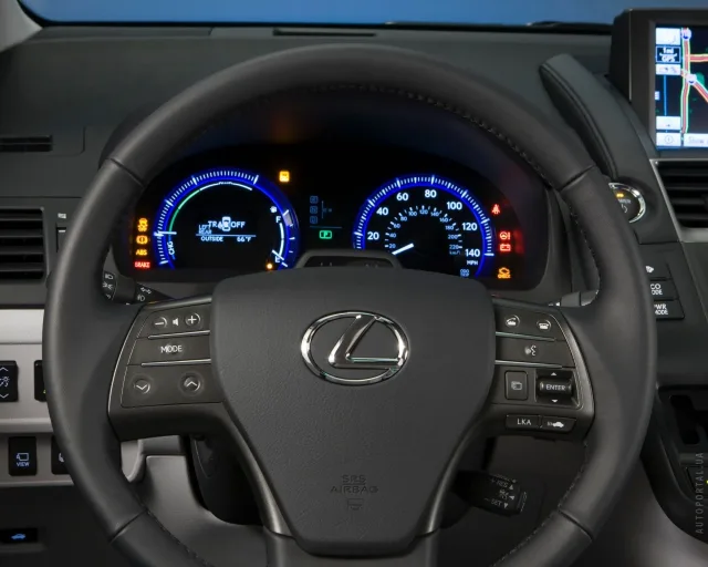 Lexus HS 250h AT — 18