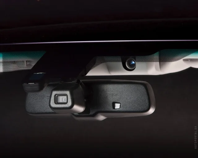 Lexus HS 250h AT — 17