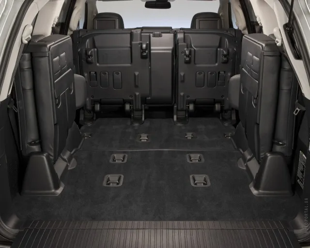 Lexus LX 2012 SUV — 4