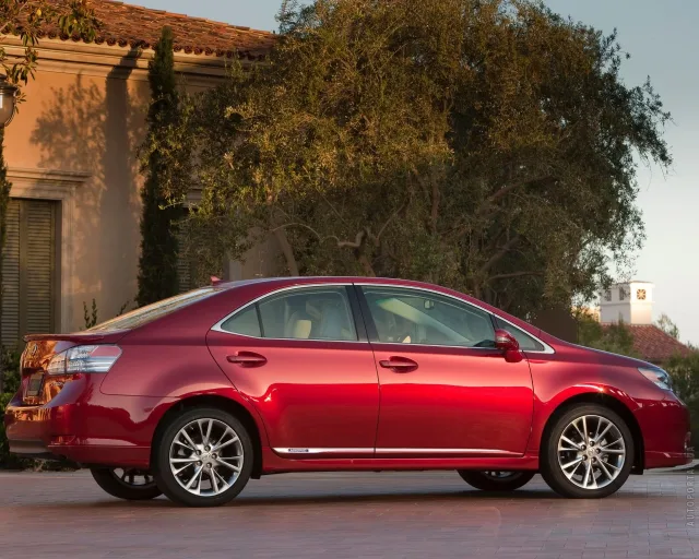 Lexus HS 250h AT — 25