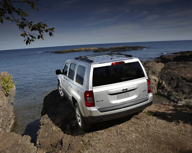 Jeep Patriot 2011 crossover — 8