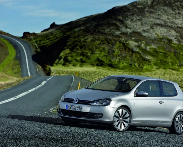 Volkswagen Golf 1.6D MT Highline — 24