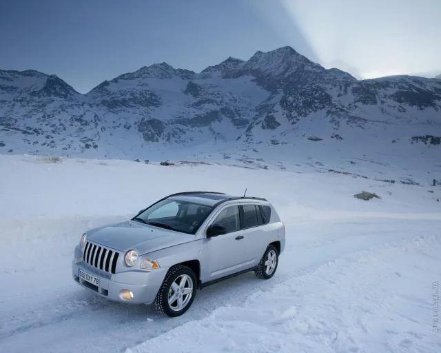 Jeep Compass 2008 кросовер — 10