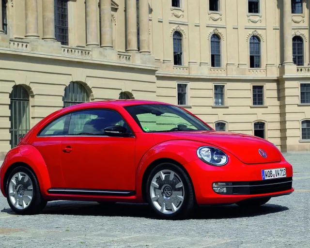 Volkswagen Beetle hatchback — 21
