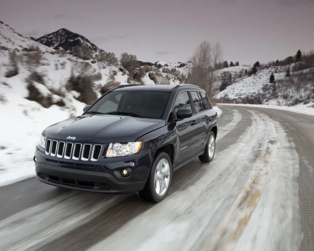 Jeep Compass 2011 кросовер — 11
