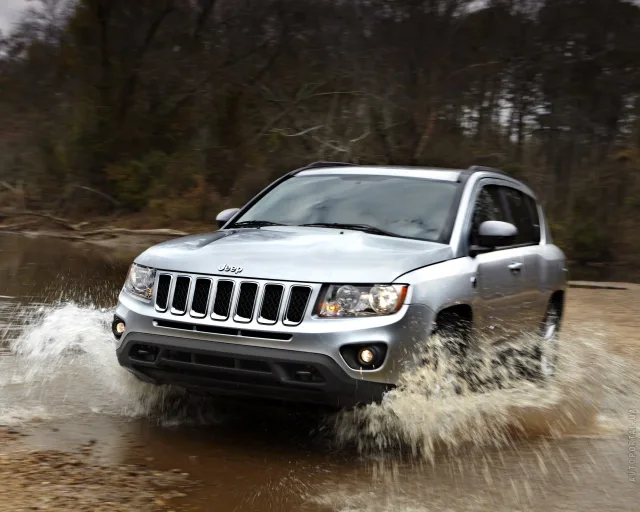 Jeep Compass 2011 кросовер — 19