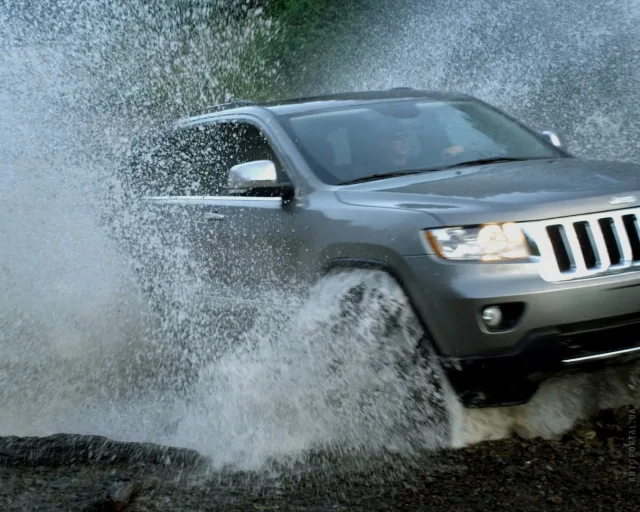 Jeep Grand Cherokee 2011 SUV — 23