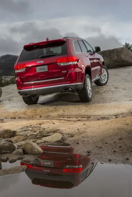 Jeep Grand Cherokee позашляховик — 17