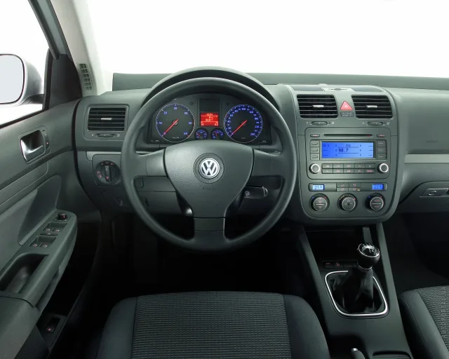 Volkswagen Jetta 2005 седан — 11