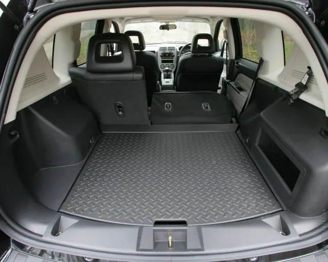 Jeep Compass 2008 кросовер — 4