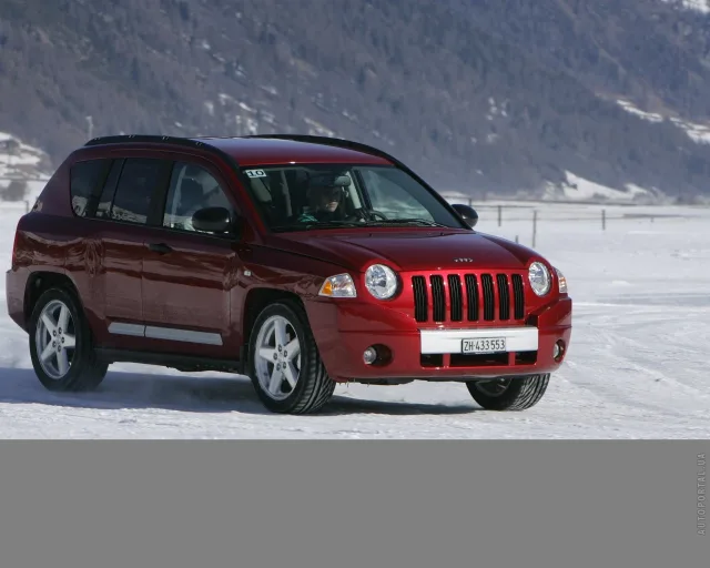 Jeep Compass 2008 кросовер — 11