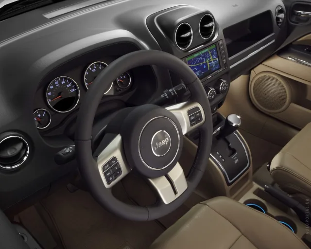 Jeep Compass 2011 кросовер — 5