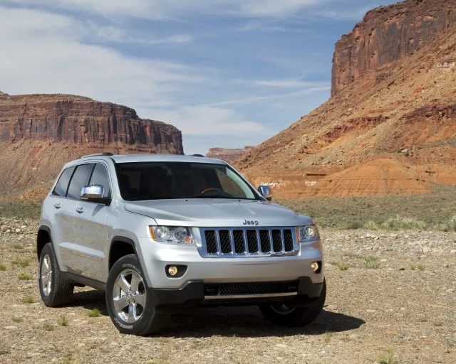 Jeep Grand Cherokee 2011 SUV — 21