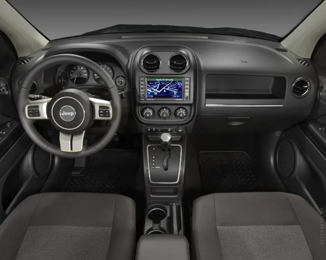 Jeep Compass 2011 кросовер — 4
