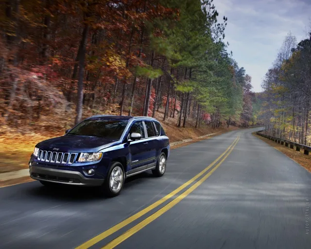 Jeep Compass 2011 кросовер — 12