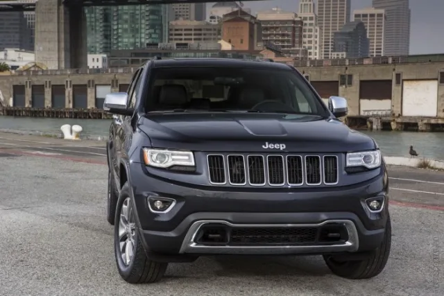 Jeep Grand Cherokee позашляховик — 19