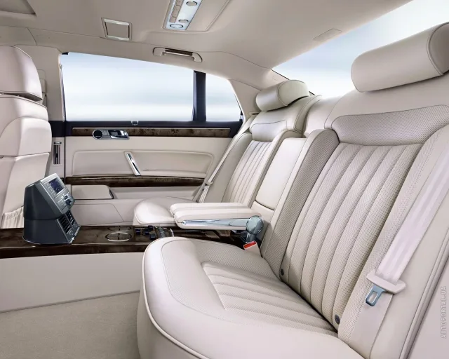 Volkswagen Phaeton 2010 седан — 2