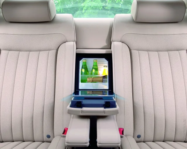 Volkswagen Phaeton 2010 седан — 10