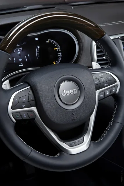 Jeep Grand Cherokee позашляховик — 9