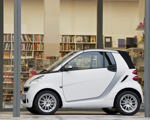 Smart fortwo cabrio 2011 (Смарт Фор ту кабриолет) кабриолет — 17