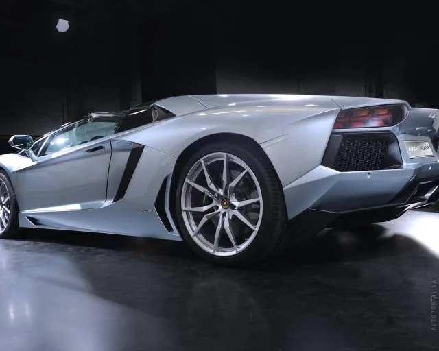 Lamborghini Aventador LP700-4 Roadster coupe convertible — 8