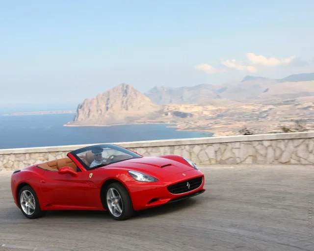 Ferrari California (Феррари Калифорния) купе-кабриолет — 16
