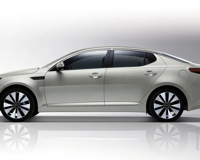 KIA Optima 2011 sedan — 4