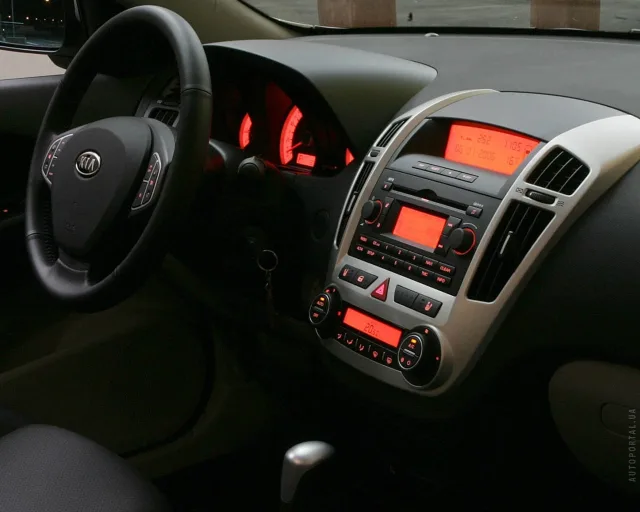 KIA Cee'd 2007 (КИА Сид) хэтчбек — 10