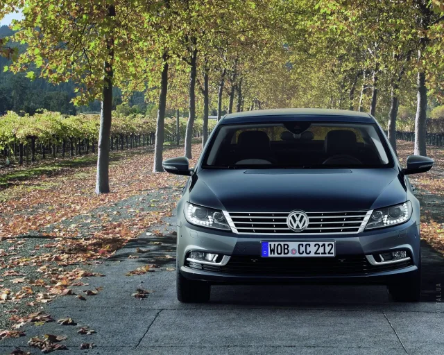 Volkswagen CC 2012 седан — 7