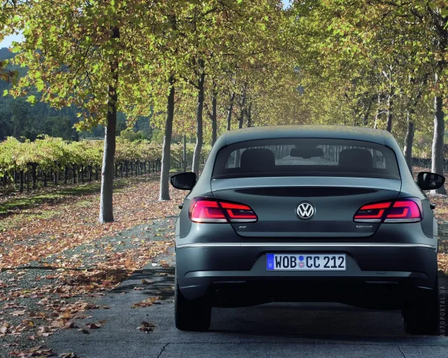 Volkswagen CC 2012 седан — 6