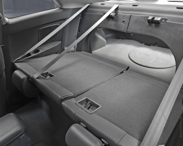 KIA Cerato Koup 2009 купе — 3