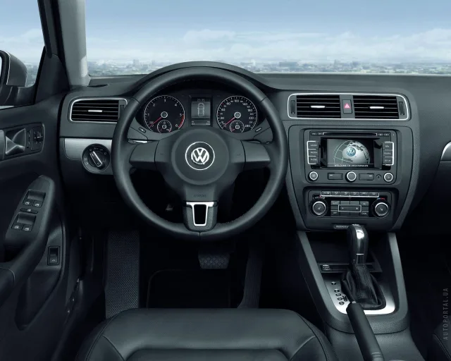 Volkswagen Jetta 2011 sedan — 4