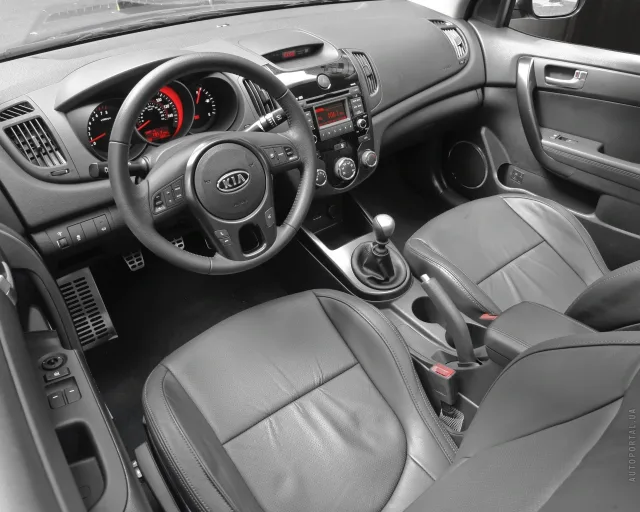KIA Cerato Koup 2009 купе — 18