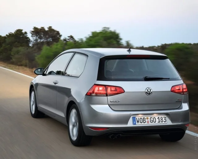 Volkswagen Golf VII 2012 3-дверний хетчбек — 15
