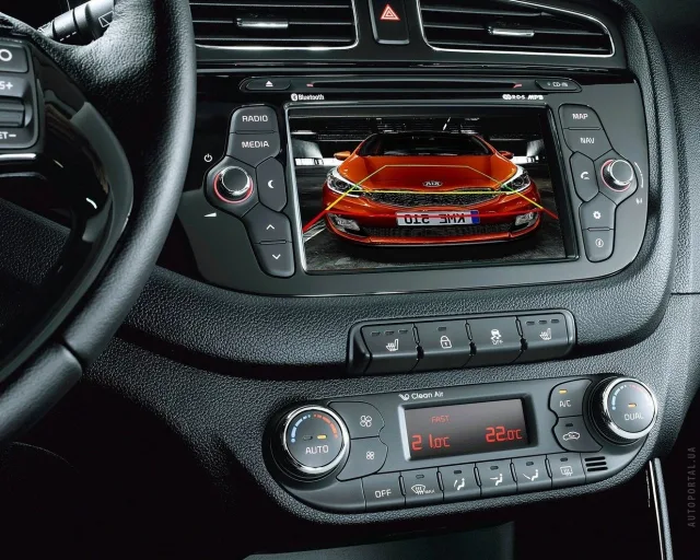 KIA pro cee'd 2012 3-дверний хетчбек — 2