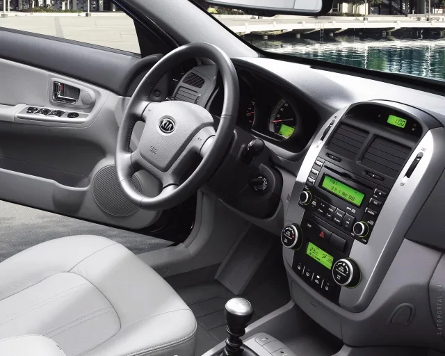 KIA Cerato 2.0 MT EX — 9