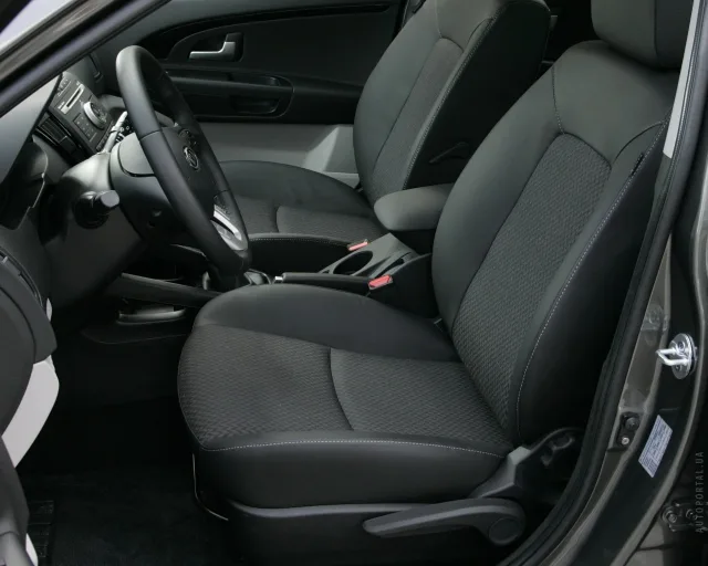 KIA Cee'd 2010 хетчбек — 2