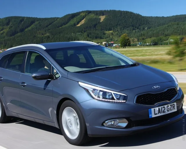 KIA C`eed SW 1.6 AT Mid — 12