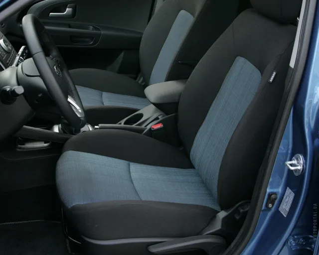 KIA Cee'd 2010 хетчбек — 15