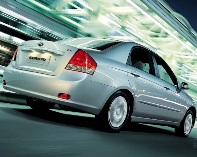 KIA Cerato 2.0 MT EX — 10