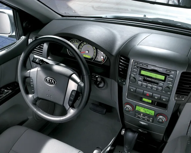KIA Sorento 2.5D MT mid — 16