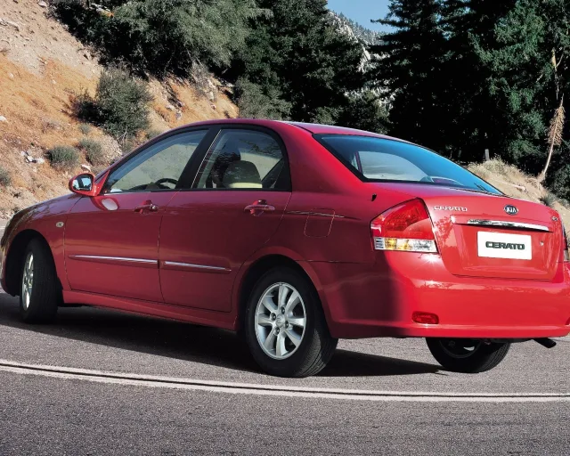 KIA Cerato 2.0 MT EX — 18