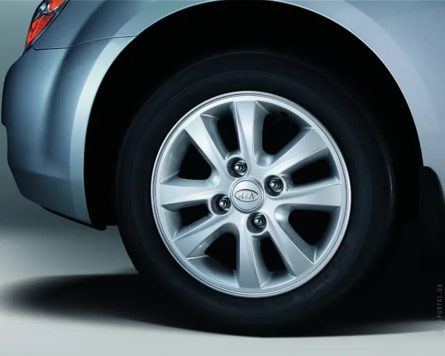 KIA Cerato 2.0 MT EX — 24