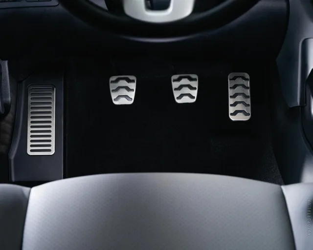 KIA Cee'd 2010 хетчбек — 14